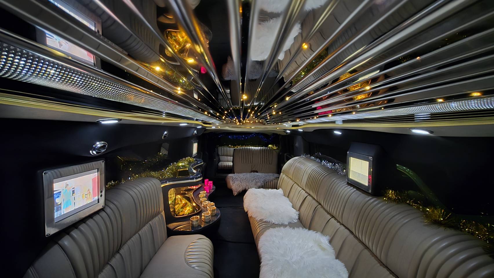 HUMMERリムジン内装