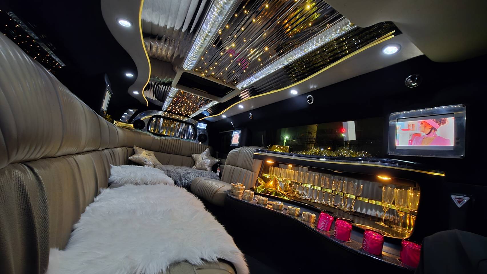 HUMMERリムジン内装